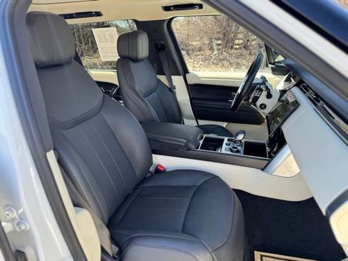 Used 2022 Land Rover Range Rover Long Wheelbase SE image 20
