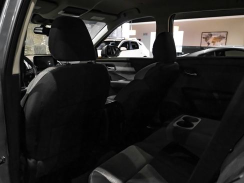 Used 2022 Nissan Rogue SV FWD image 34