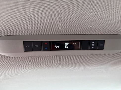 Used 2025 Toyota Sienna LE w/ LE Plus Package AWD/4WD image 26