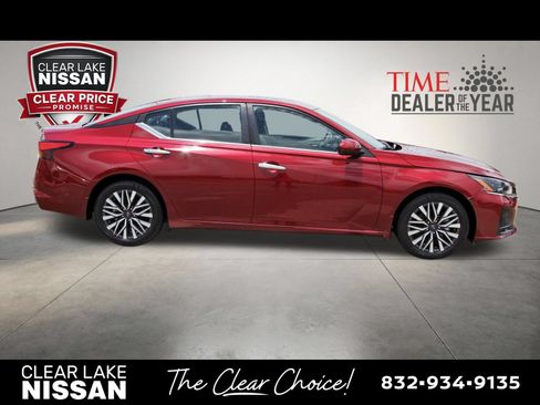 Certified 2024 Nissan Altima 2.5 SV w/ SV Premium Package FWD image 8