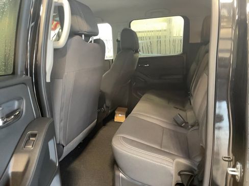 Used 2024 Nissan Frontier SV w/ Technology Package AWD/4WD image 22