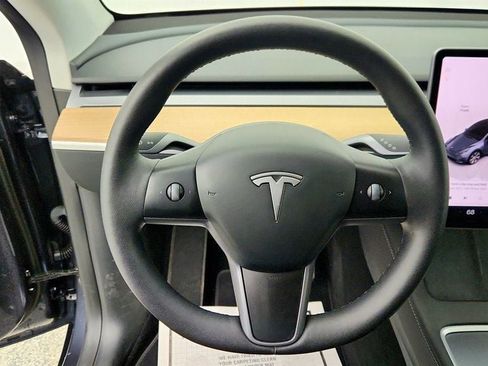Used 2023 Tesla Model Y Long Range image 13