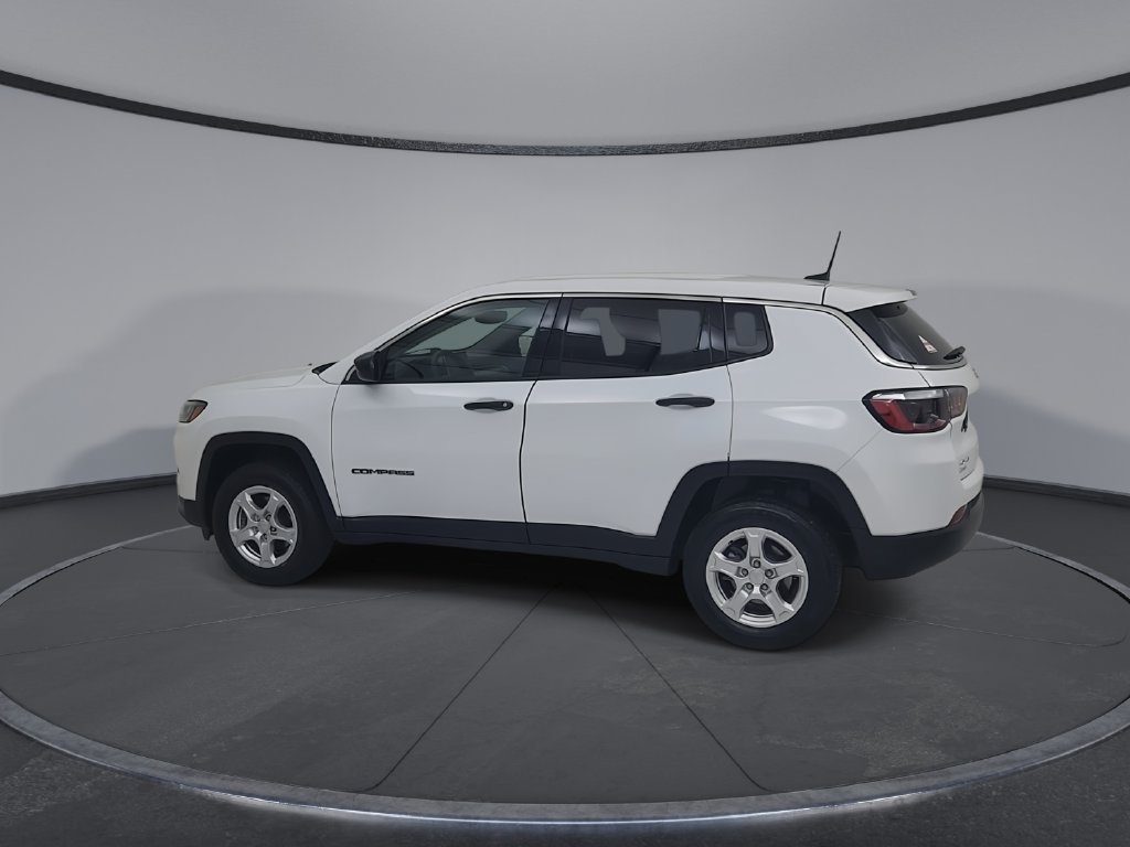 Used 2022 Jeep Compass Sport AWD/4WD image 11