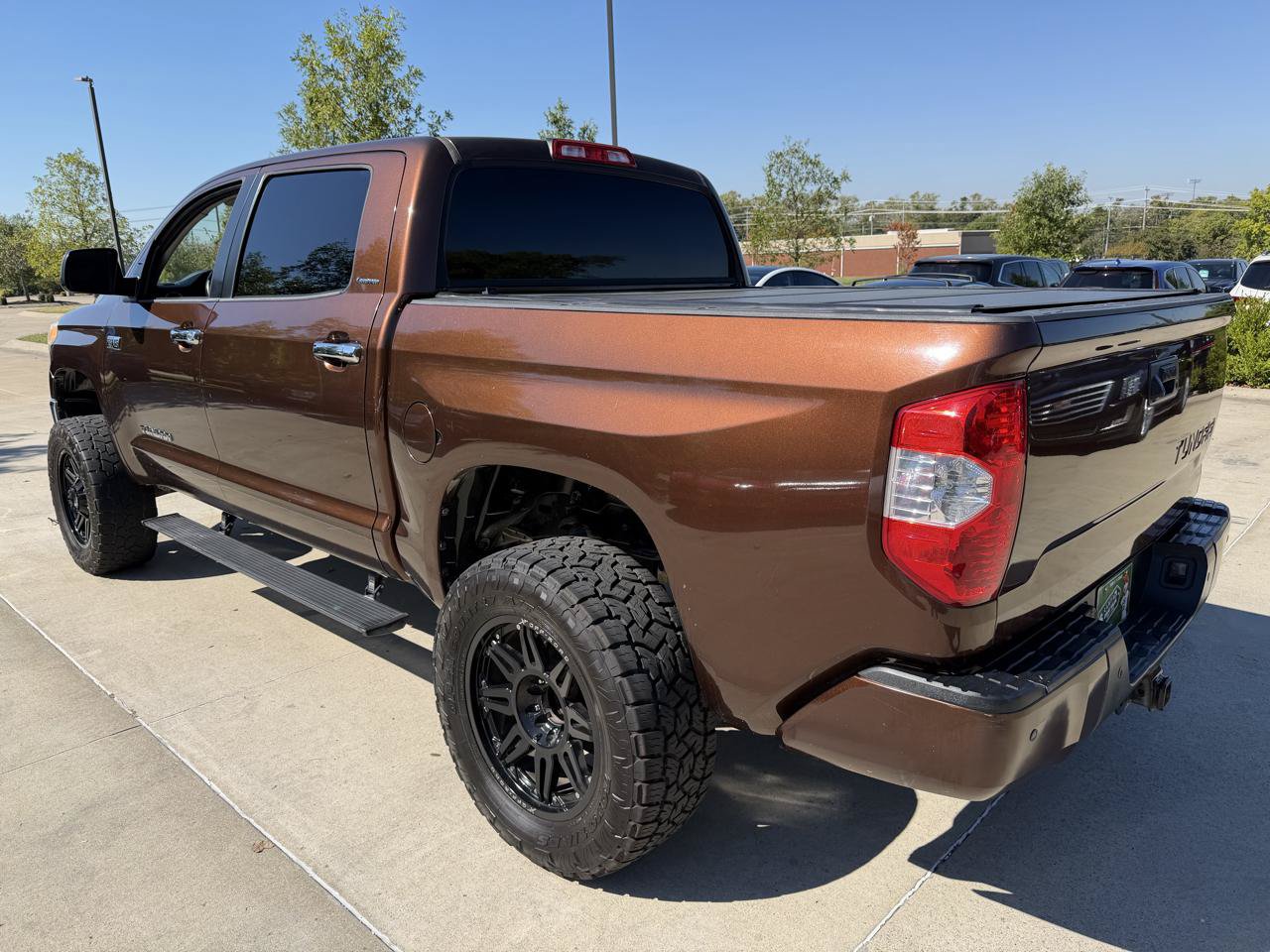Used 2017 Toyota Tundra Limited w/ Limited Premium Package RWD image 5