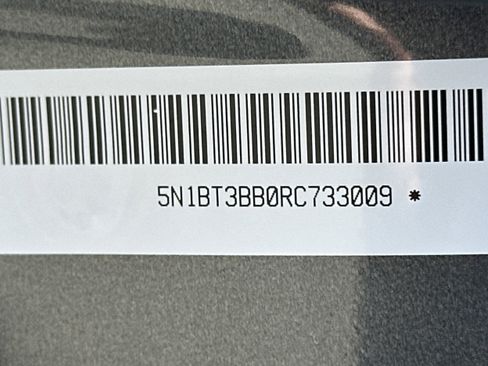 Used 2024 Nissan Rogue SV image 11