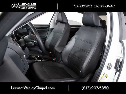 Used 2019 Volkswagen Passat 2.0T SE R-Line FWD image 18