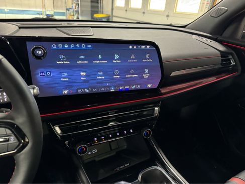 Certified 2025 Chevrolet Traverse RS image 18