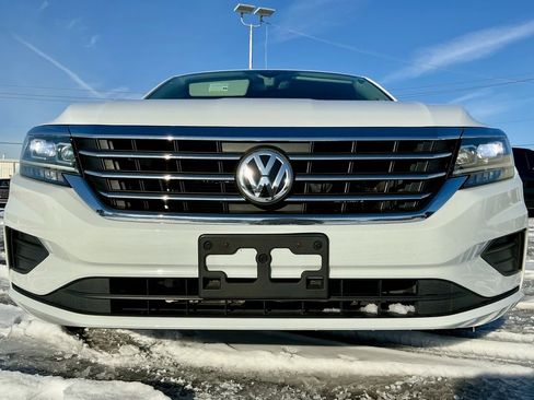 Used 2020 Volkswagen Passat 2.0T SE w/ Sunroof Package image 9