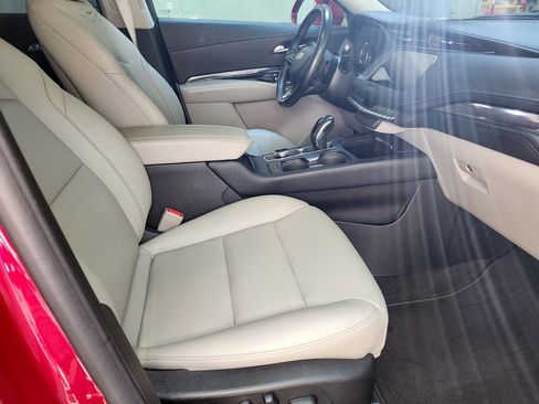 Used 2019 Cadillac XT4 Luxury FWD image 16