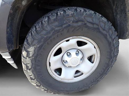 Used 2019 Toyota Tacoma SR AWD/4WD image 4