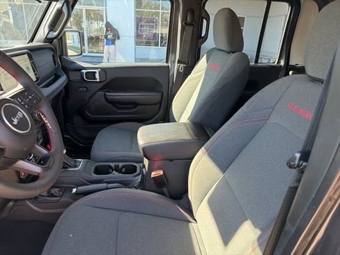 Used 2024 Jeep Gladiator Rubicon w/ Safety Group image 6