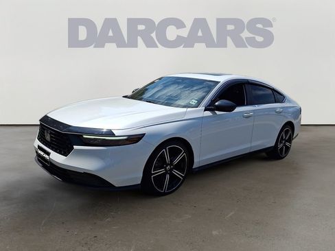 Used 2024 Honda Accord Sport image 3