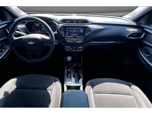 Used 2023 Chevrolet TrailBlazer LT w/ Convenience Package AWD/4WD image 9