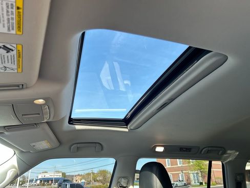 Used 2024 Nissan Armada Platinum w/ Captain's Chairs Package image 15