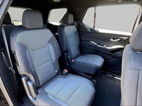 Used 2023 Chevrolet Traverse LT AWD/4WD image 17