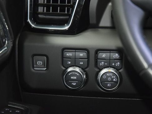 Used 2024 GMC Sierra 1500 Denali w/ Denali Reserve Package AWD/4WD image 35