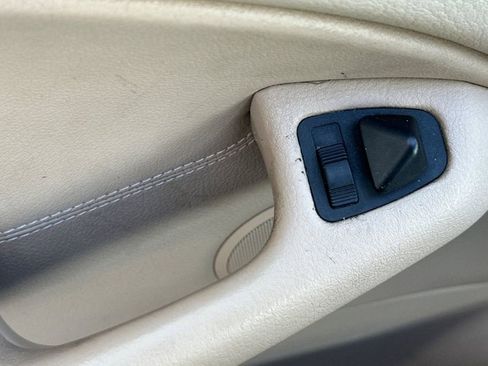 Used 2004 BMW 330i Sedan image 11