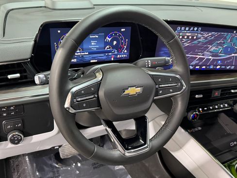 Used 2025 Chevrolet Tahoe Premier AWD/4WD image 14