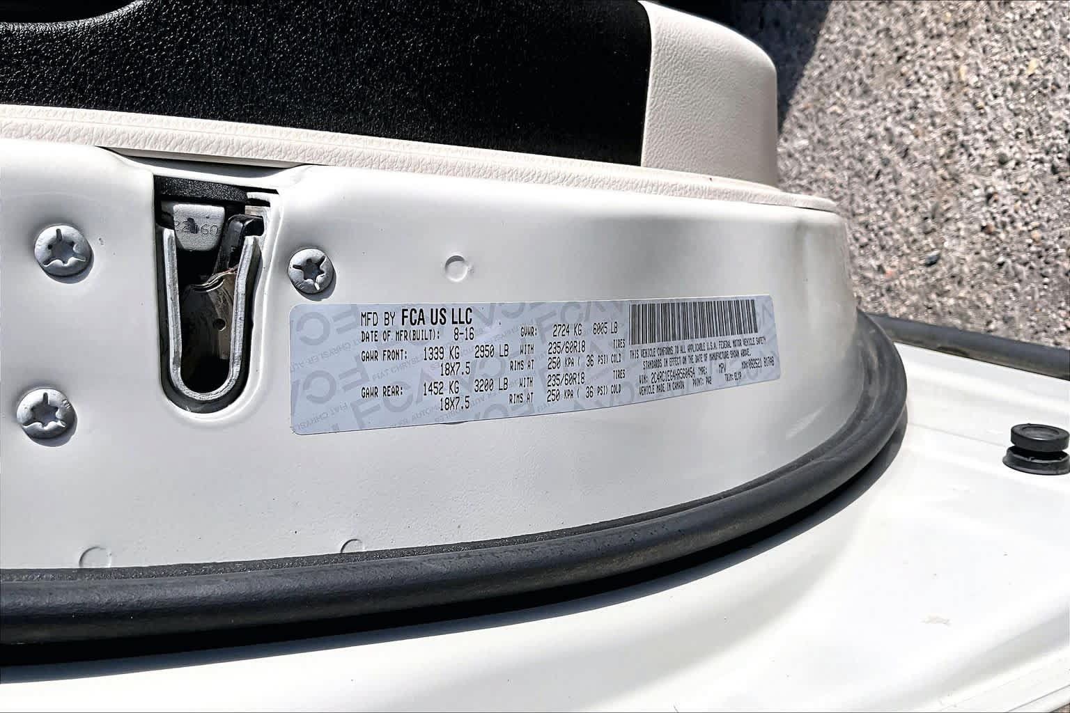 Used 2017 Chrysler Pacifica Touring-L Plus w/ Tire & Wheel Group FWD image 35