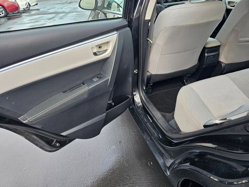 Used 2014 Toyota Corolla LE image 21