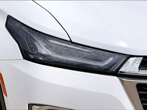 Used 2023 Chevrolet Traverse LT FWD image 29