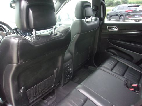 Used 2020 Jeep Grand Cherokee Limited AWD/4WD image 16