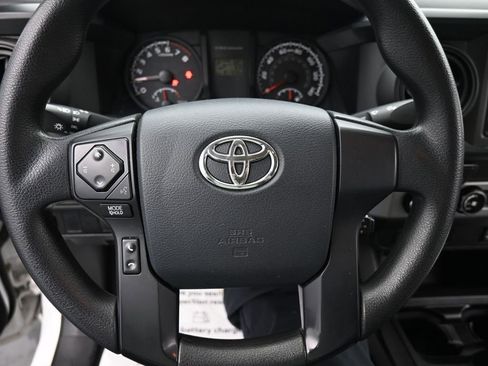 Used 2016 Toyota Tacoma SR image 19