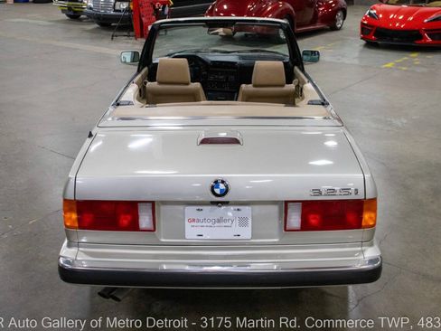 Used 1989 BMW 325i Convertible RWD image 6