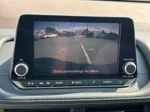 Used 2023 Nissan Rogue S FWD image 5
