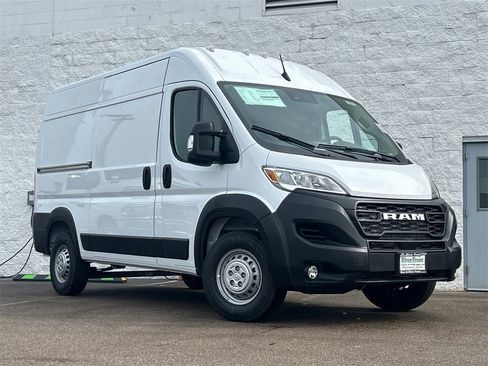 New 2024 RAM ProMaster 2500 w/ Convenience Group image 2