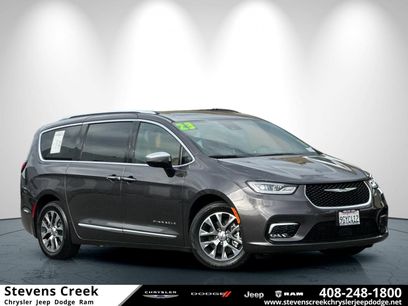 Used 2023 Chrysler Pacifica Pinnacle
