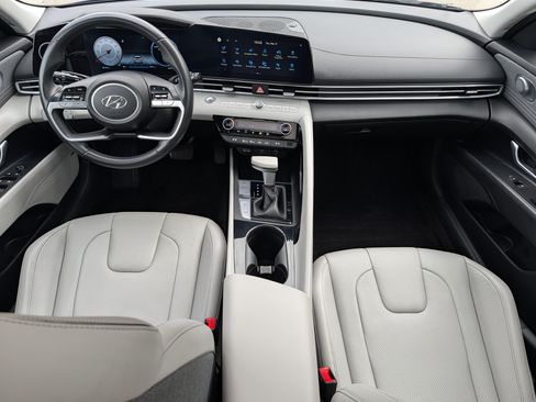 Used 2023 Hyundai Elantra Limited FWD image 10
