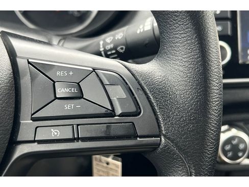 Used 2025 Nissan Versa S w/ Trunk Package image 25