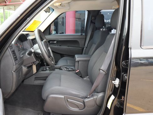 Used 2012 Jeep Liberty Sport AWD/4WD image 7