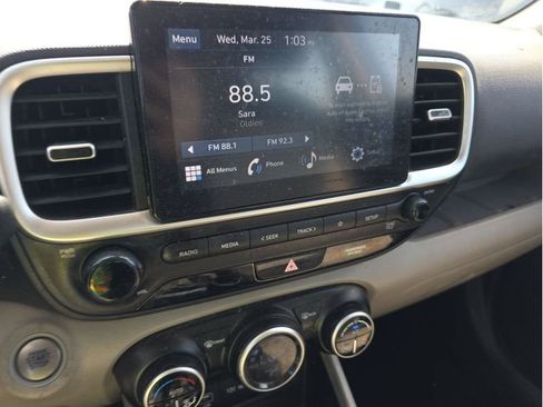 Used 2024 Hyundai Venue SEL FWD image 15
