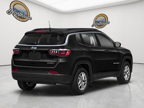 Used 2021 Jeep Compass Latitude FWD image 11
