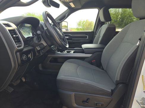 Used 2024 RAM 2500 Big Horn w/ Off Road Package AWD/4WD image 9