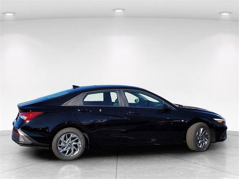 New 2026 Hyundai Elantra Blue image 8