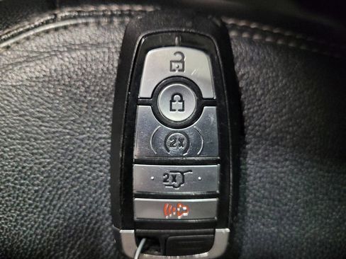 Used 2020 Ford Explorer Limited image 32