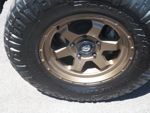 Used 2017 Toyota Tundra SR5 image 19