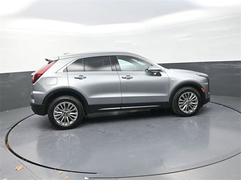 Used 2024 Cadillac XT4 Premium Luxury image 8