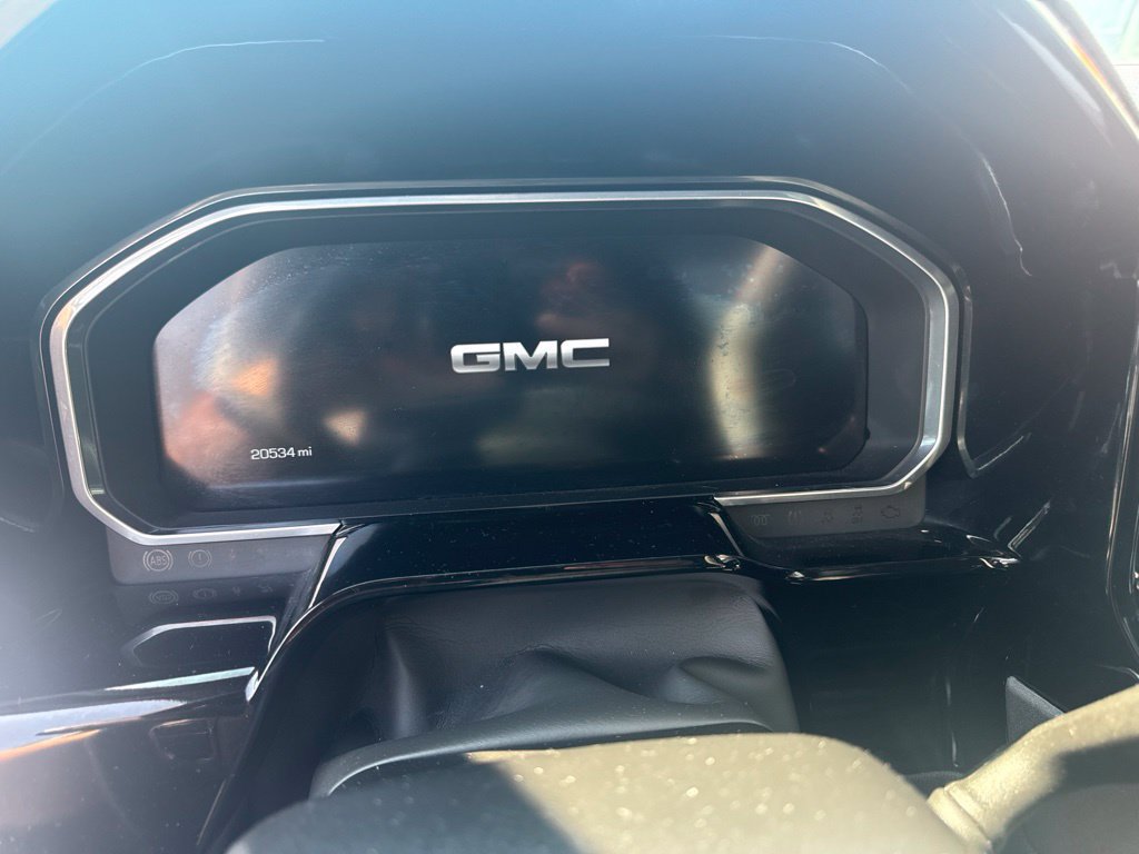 Used 2026 GMC Sierra 1500 SLT AWD/4WD image 17