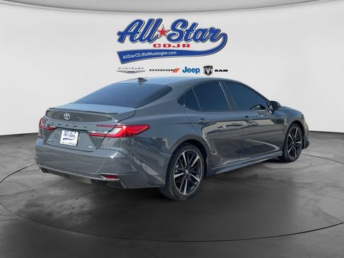 Used 2025 Toyota Camry SE FWD image 5