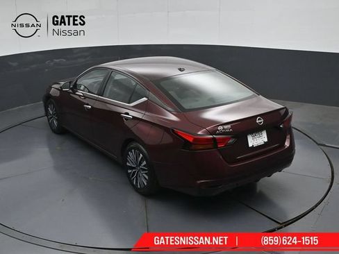 Used 2025 Nissan Altima 2.5 SV FWD image 49