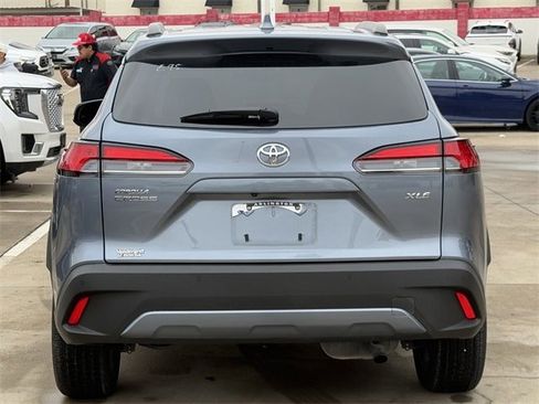Used 2023 Toyota Corolla Cross XLE image 5