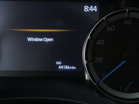 Used 2023 Toyota Highlander XLE AWD/4WD image 21