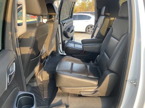 Used 2019 Chevrolet Suburban LT image 41
