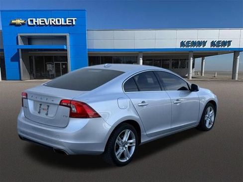 Used 2014 Volvo S60 T5 FWD image 3