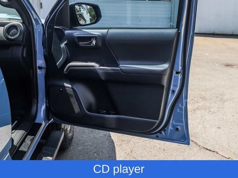 Used 2019 Toyota Tacoma TRD Sport AWD/4WD image 17