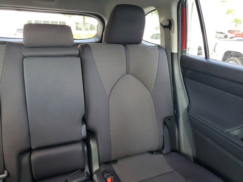 Used 2025 Toyota Highlander LE image 22